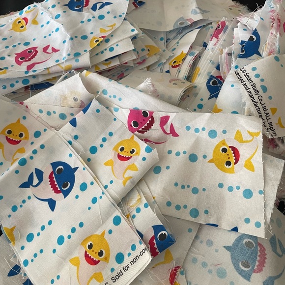 Baby Shark Cotton fabric scraps - Picture 11 of 11